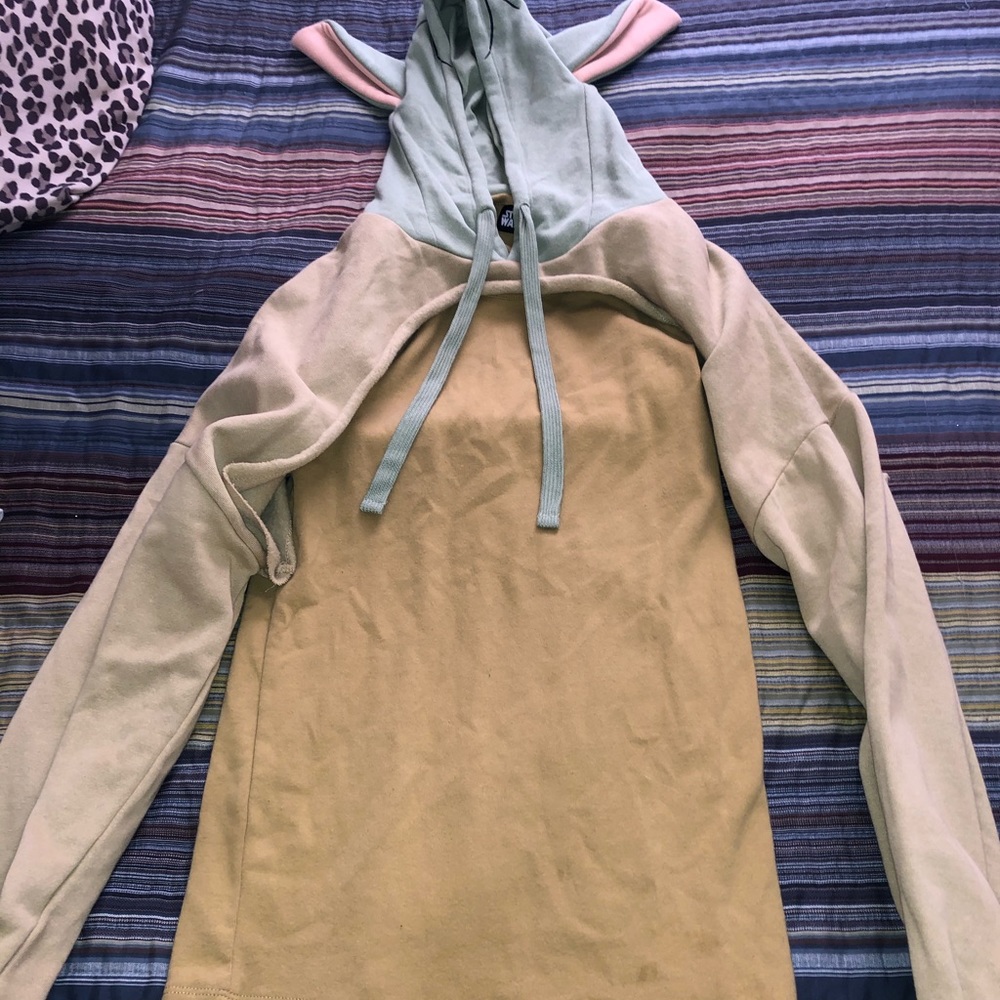 Baby yoda dress top is not connected to the dress